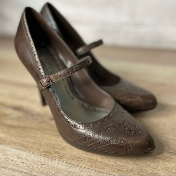 BCBGirls Shoes - BCBgirls Brown Saddle Style Pumps Womens Heels Size 10